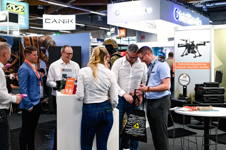 Mehr über den Artikel erfahren SINORA Neuheiten auf der Enforce Tac 2026: Mobiler Geräteeinsatz und funktionaler Transport​